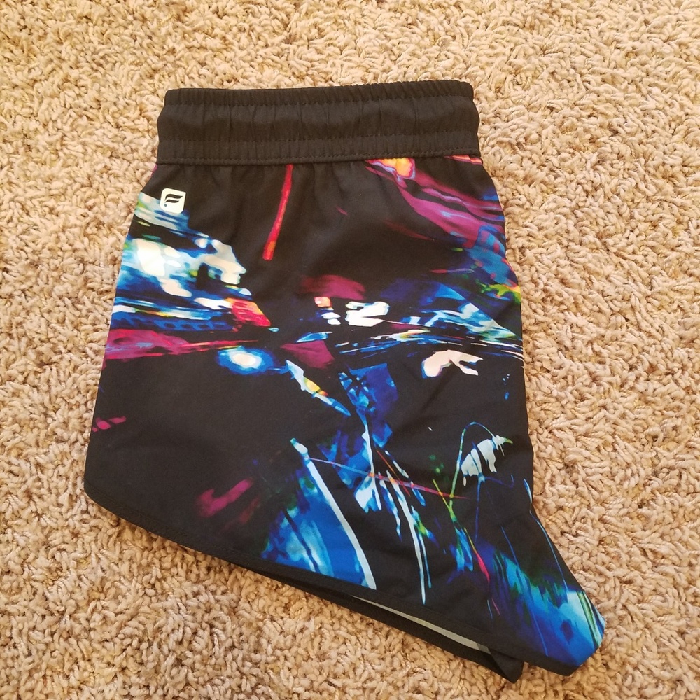 FABLETICS CARRIE SHORTS NWOT - Picture 6 of 8